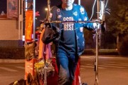 北京抖音广告
:你怎么看待抖音里面那些徒步旅行，中途还能接到广告的人？
