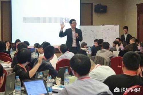 中国十大营销专家
:为什么很多营销大师不自己创业或者加入一个大的平台去展示自己，而是选择上课呢？