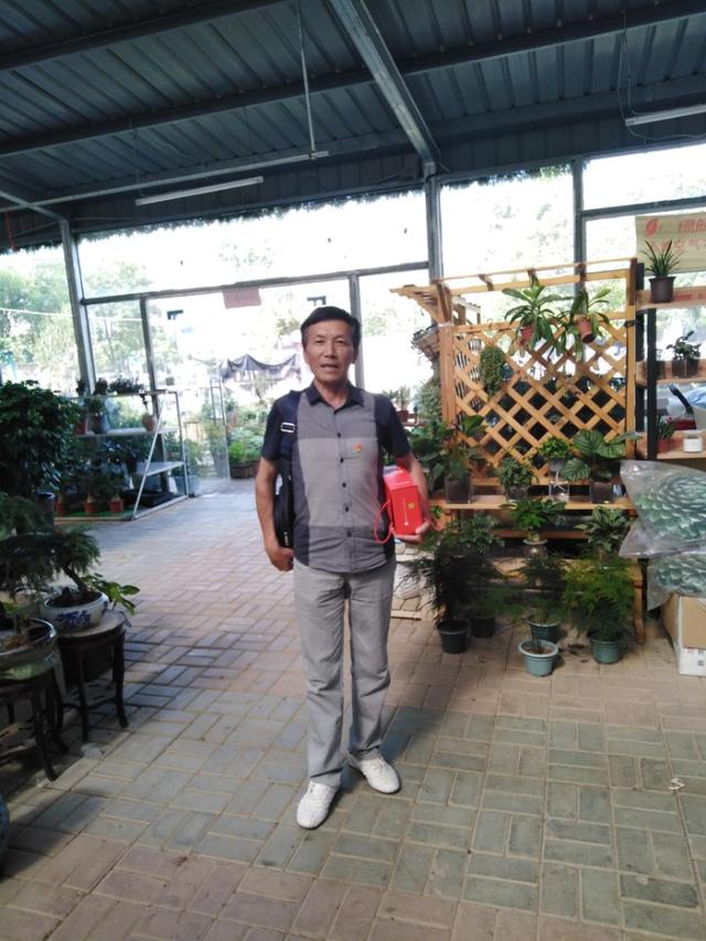花店营销策略
:买花卉一年能挣多少钱？