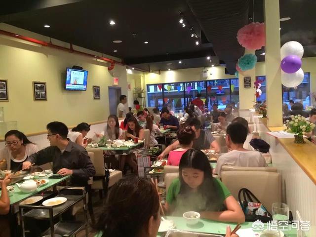 火锅店营销策略
:如何做餐饮行业中川味火锅店的营销策略？