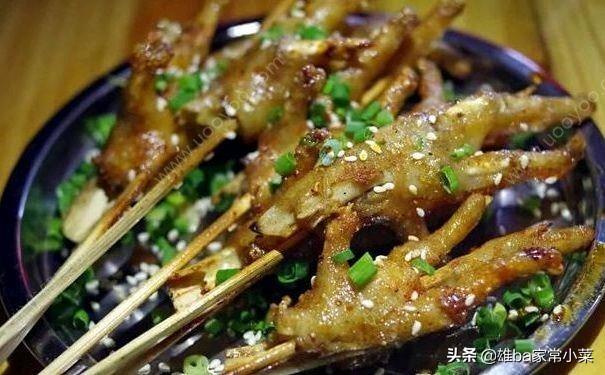 烧烤店怎么做营销
:烧烤作为夏天宵夜必不可少的美食，想开家烧烤店要怎么才能做到更好的营销？