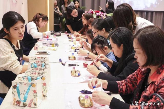 小红书美妆产品营销
:什么是美妆个性化需求？