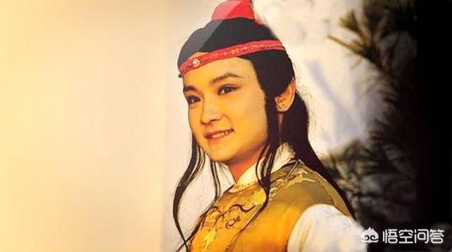 如何推销小红书
:小红如何从三等丫鬟走到贾府的掌权者身边？