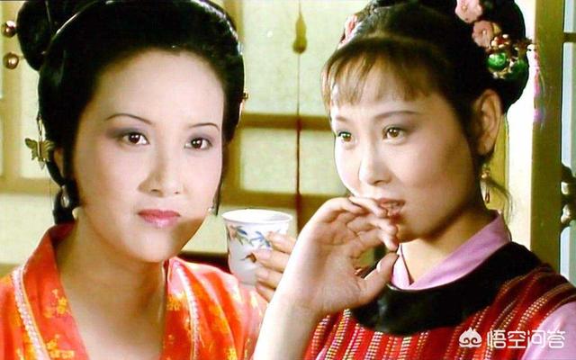 如何推销小红书
:小红如何从三等丫鬟走到贾府的掌权者身边？