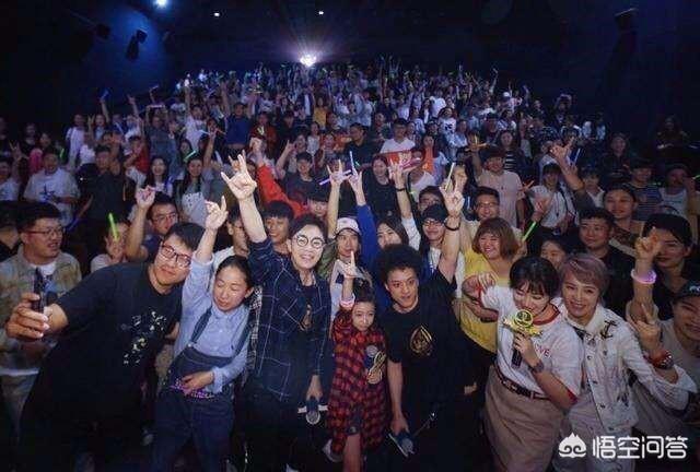 抖音粉丝变现
:你拥有着抖音的众多粉丝，应该如何变现？