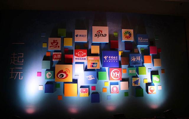 抖音作品多少个赞算是上热门
:抖音影视怎么增加点赞＋评论＋粉丝数量？